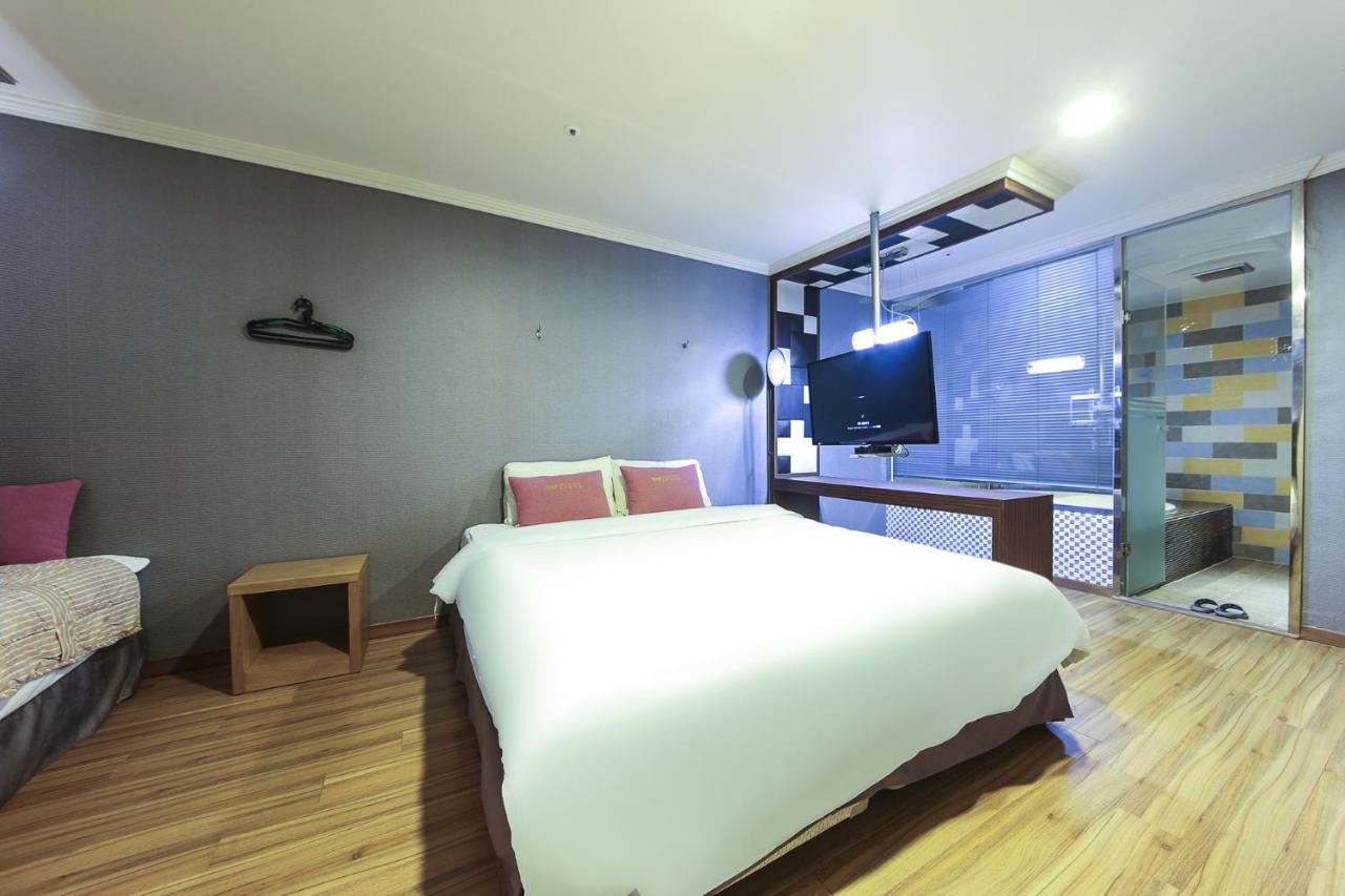 Central Hotel Changwon Exterior foto