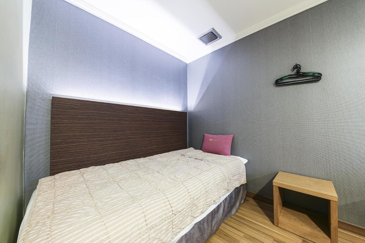 Central Hotel Changwon Exterior foto