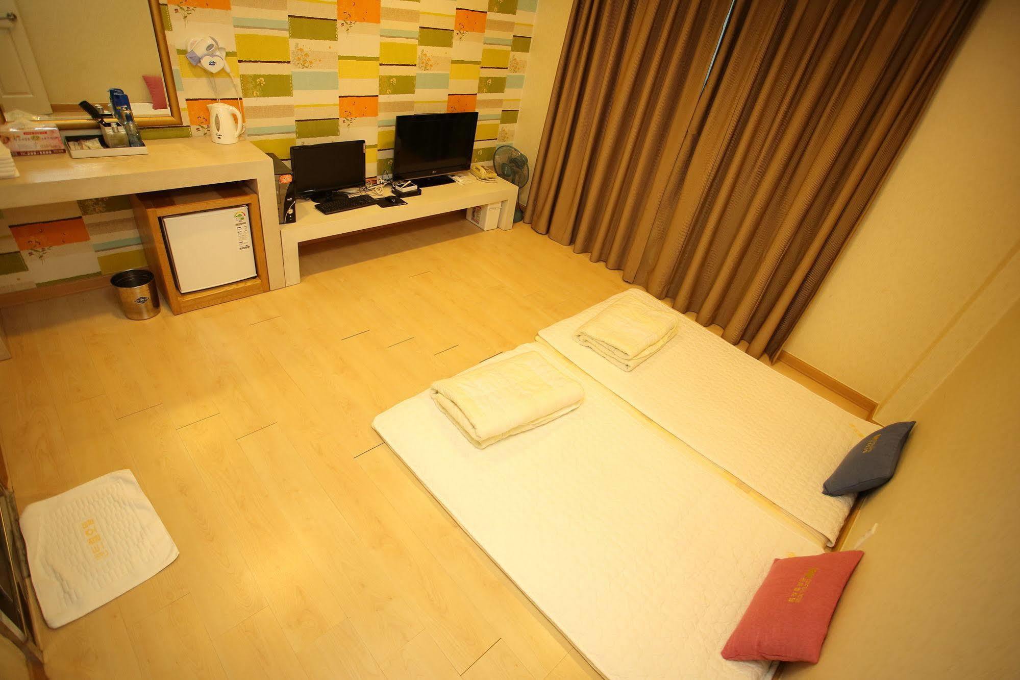 Central Hotel Changwon Exterior foto